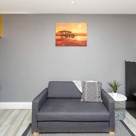 Luxury Living - Lovely 1 Bedroom Apartment ستوكتون أون تيز المظهر الخارجي الصورة